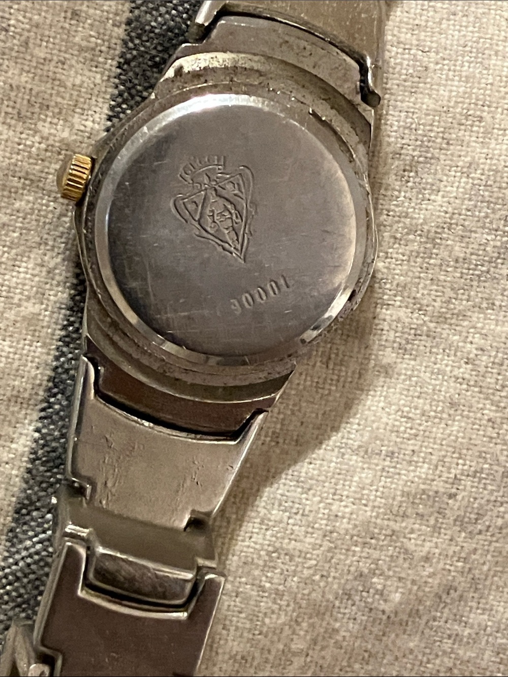 Gucci Silver and Gold Ladies Quartz Watch - Picture 11 of 12